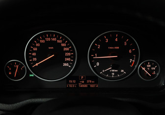 Подержанный автомобиль BMW X3 2014 года (12 фото)