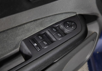 Подержанный автомобиль Ford Focus Sedan 2007 года (16 фото)