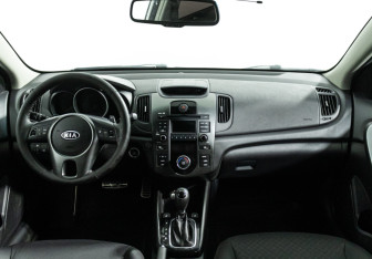 Подержанный автомобиль Kia Cerato Sedan 2011 года (13 фото)