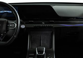Подержанный автомобиль Omoda C5 2022 года (14 фото)