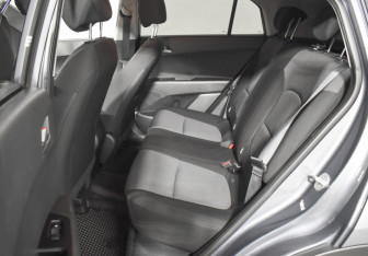 Подержанный автомобиль Hyundai Creta 2017 года (11 фото)