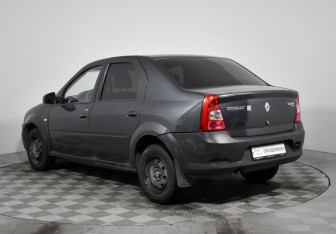 Подержанный автомобиль Renault Logan Sedan 2010 года (7 фото)