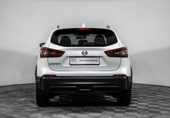 Подержанный автомобиль Nissan Qashqai 2020 года (6 фото)