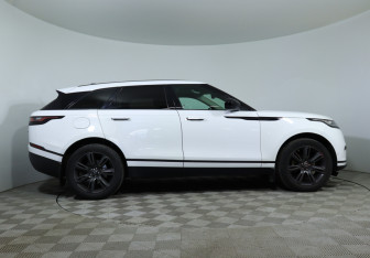 Подержанный автомобиль Land Rover Range Rover Velar 2017 года (4 фото)