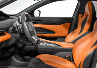 Подержанный автомобиль Changan UNI-V 2023 года (13 фото)