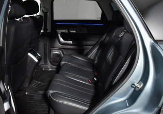 Подержанный автомобиль Jaecoo J7 2024 года (11 фото)