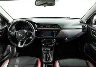 Подержанный автомобиль Kia Rio Sedan 2020 года (13 фото)
