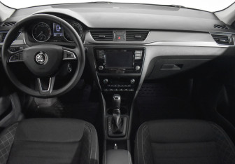 Подержанный автомобиль Skoda Rapid Liftback 2019 года (13 фото)