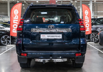 Подержанный автомобиль Toyota Land Cruiser Prado 2018 года (9 фото)