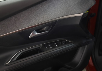 Подержанный автомобиль Peugeot 3008 2019 года (22 фото)