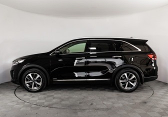Подержанный автомобиль Kia Sorento 2019 года (8 фото)