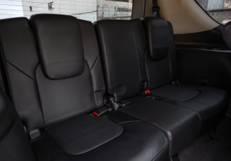 Подержанный автомобиль Infiniti QX80 2017 года (19 фото)