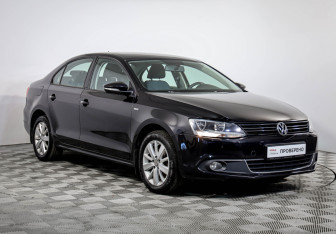 Подержанный автомобиль Volkswagen Jetta Sedan 2013 года (3 фото)