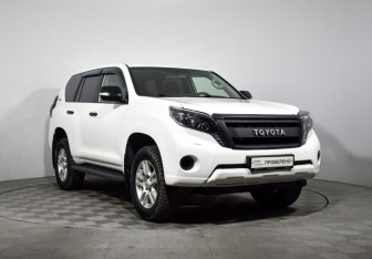 Подержанный автомобиль Toyota Land Cruiser Prado 2016 года (3 фото)