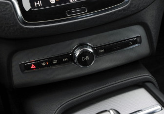 Подержанный автомобиль Volvo XC90 2015 года (18 фото)