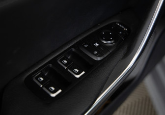 Подержанный автомобиль Kia Stinger 2021 года (16 фото)