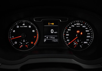 Подержанный автомобиль Audi Q3 2013 года (17 фото)