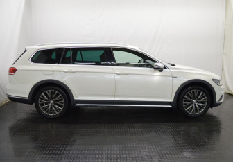 Подержанный автомобиль Volkswagen Passat Wagon 2019 года (4 фото)