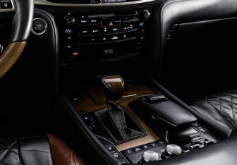 Подержанный автомобиль Mitsubishi Montero Sport 2022 года (15 фото)