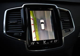 Подержанный автомобиль Volvo XC90 2020 года (19 фото)