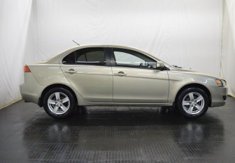 Подержанный автомобиль Mitsubishi Lancer Sedan 2008 года (4 фото)
