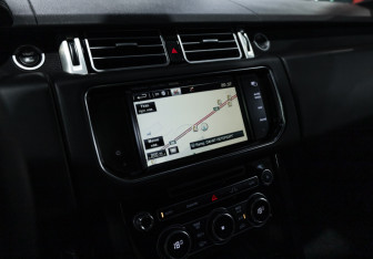 Подержанный автомобиль Land Rover Range Rover 2014 года (19 фото)