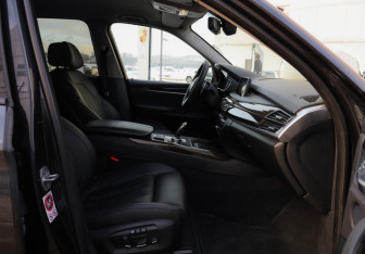 Подержанный автомобиль BMW X5 2016 года (29 фото)