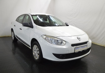 Подержанный автомобиль Renault Fluence 2012 года (3 фото)
