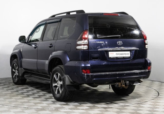 Подержанный автомобиль Toyota Land Cruiser Prado 2007 года (7 фото)