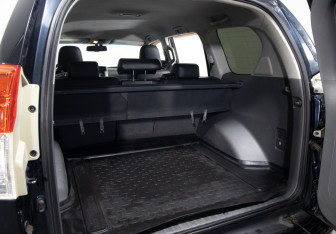 Подержанный автомобиль Toyota Land Cruiser Prado 2010 года (21 фото)