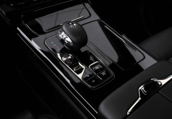 Подержанный автомобиль GAC M8 2024 года (18 фото)