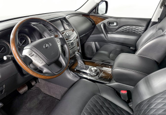 Подержанный автомобиль Infiniti QX80 2018 года (9 фото)