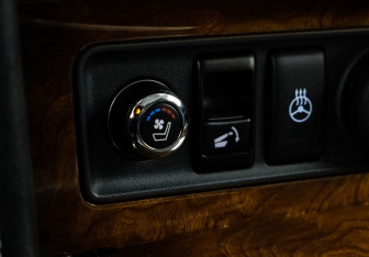Подержанный автомобиль Infiniti QX80 2014 года (17 фото)