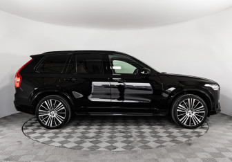 Подержанный автомобиль Volvo XC90 2021 года (5 фото)