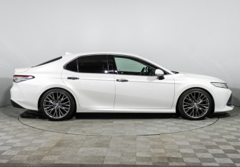 Подержанный автомобиль Toyota Camry Sedan 2018 года (4 фото)
