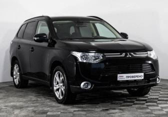 Подержанный автомобиль Mitsubishi Outlander 2013 года (3 фото)