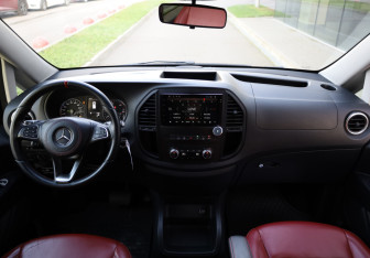 Подержанный автомобиль Mercedes-Benz Vito 2016 года (8 фото)