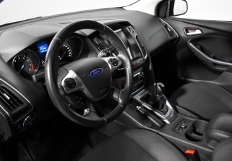 Подержанный автомобиль Ford Focus Hatchback 2014 года (9 фото)