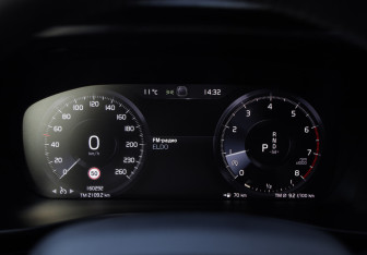 Подержанный автомобиль Volvo XC40 2019 года (13 фото)