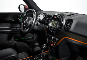 Подержанный автомобиль MINI Countryman 2017 года (12 фото)