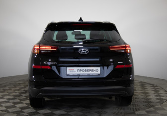 Подержанный автомобиль Hyundai Tucson 2020 года (6 фото)