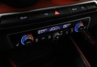Подержанный автомобиль Audi Q2 2020 года (18 фото)