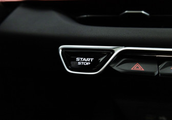 Подержанный автомобиль Geely Coolray 2023 года (20 фото)