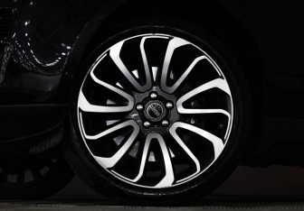 Подержанный автомобиль Land Rover Range Rover 2017 года (34 фото)