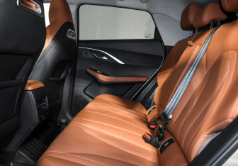 Подержанный автомобиль Omoda C5 2023 года (12 фото)
