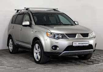 Подержанный автомобиль Mitsubishi Outlander 2007 года (3 фото)