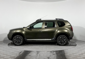 Подержанный автомобиль Renault Duster 2017 года (8 фото)