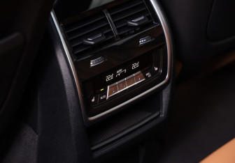 Подержанный автомобиль BMW X5 2023 года (26 фото)