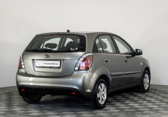 Подержанный автомобиль Kia Rio Hatchback 2010 года (5 фото)