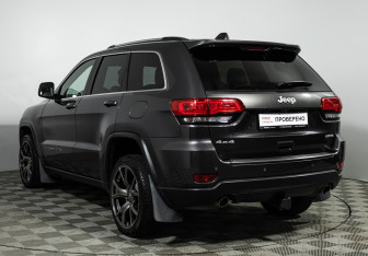 Подержанный автомобиль Jeep Grand Cherokee 2017 года (7 фото)